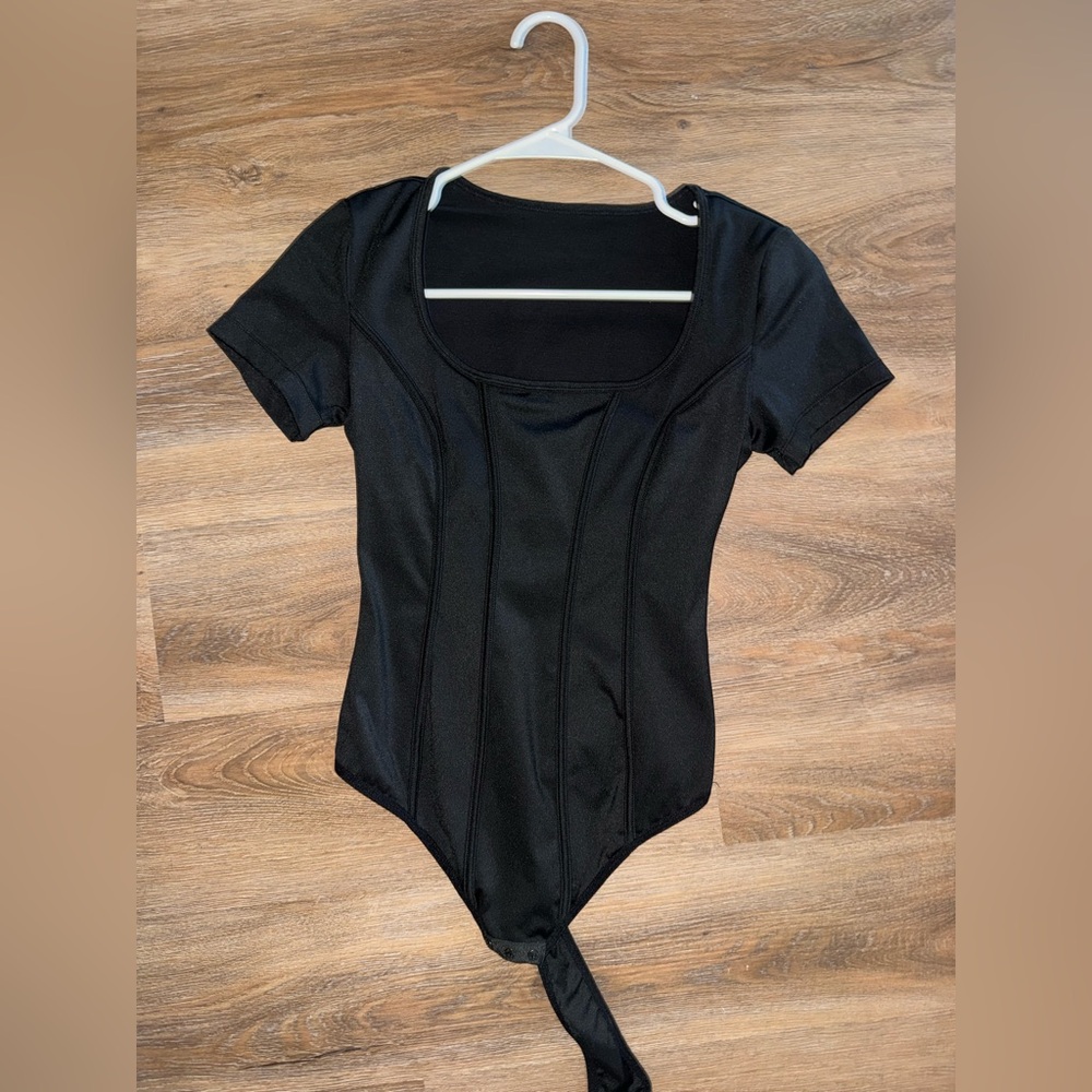 Black Short Sleeve Scoop Neck Bodysuit slimming compression